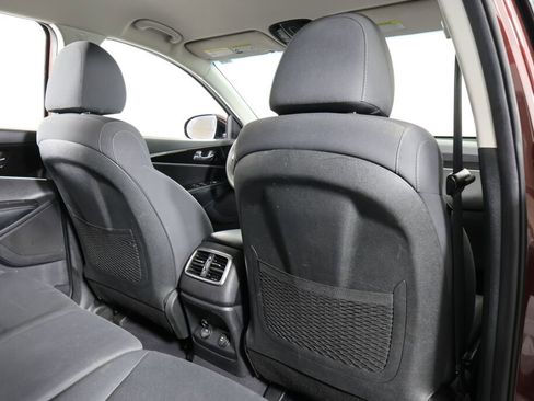 Used 2019 Kia Sorento LX image 21