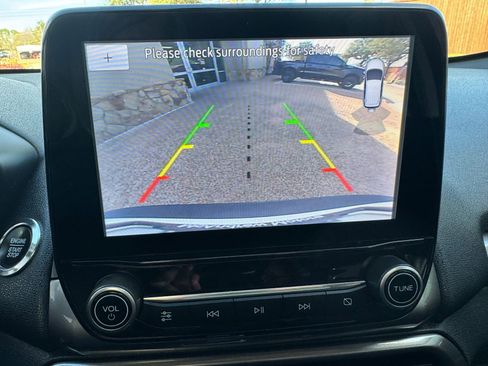 Used 2020 Ford EcoSport SE w/ SE Convenience Package image 18