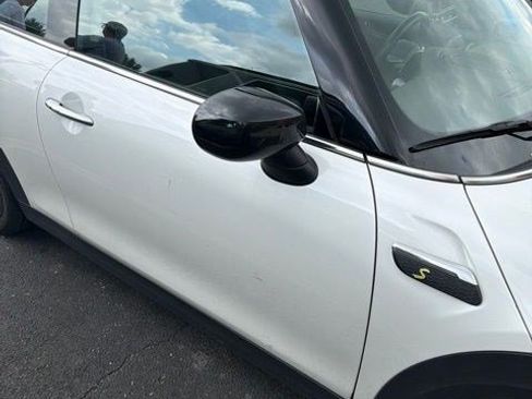Used 2024 MINI Cooper SE FWD image 3