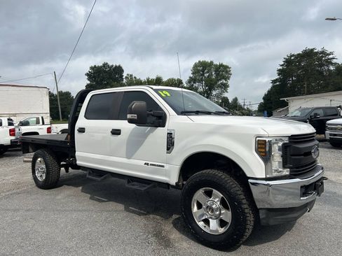 Used 2019 Ford F250 XL w/ Power Equipment Group AWD/4WD image 4