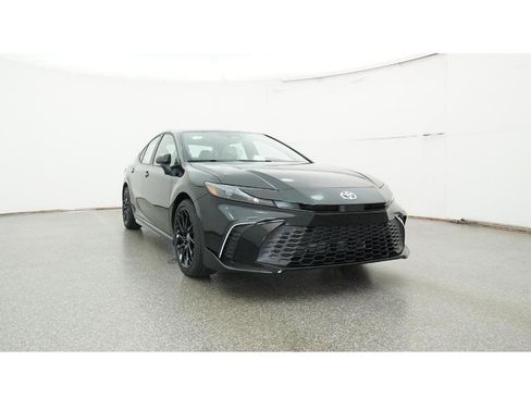 New 2026 Toyota Camry SE image 30