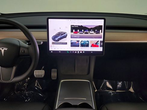 Used 2024 Tesla Model Y Performance AWD/4WD image 24