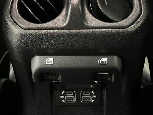 Used 2022 Jeep Gladiator Rubicon w/ Cold Weather Group AWD/4WD image 48