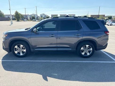 Used 2023 Honda Pilot EX-L image 2