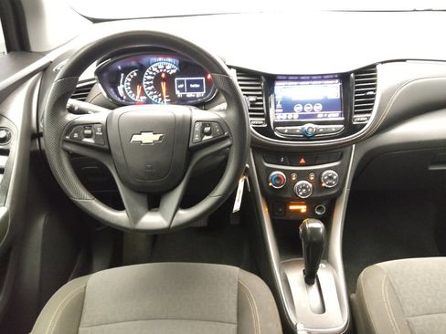 Used 2022 Chevrolet Trax LS w/ Tint and Cruise Package AWD/4WD image 22