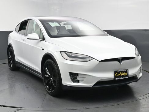 Used 2021 Tesla Model X Long Range image 2