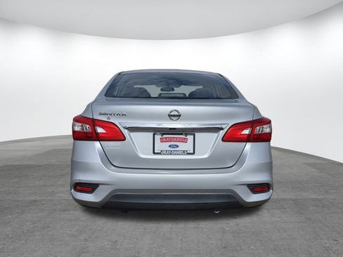 Used 2017 Nissan Sentra S image 5