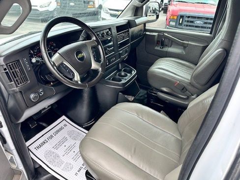 Used 2018 Chevrolet Express 2500 w/ Driver Convenience Package image 16