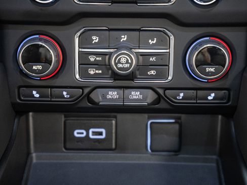 Used 2024 Chevrolet Tahoe Z71 image 29