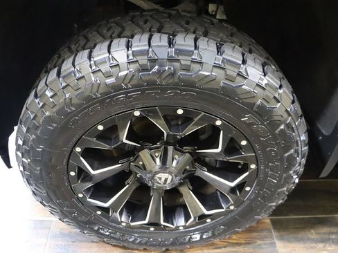 Used 2020 Chevrolet Silverado 1500 RST AWD/4WD image 34