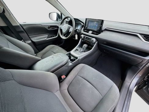 Used 2020 Toyota RAV4 LE w/ Carpet Mat Package FWD image 30
