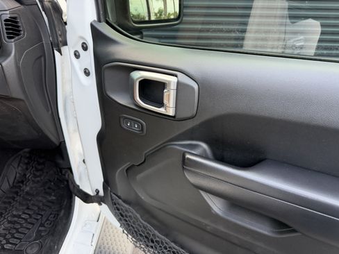 Used 2019 Jeep Wrangler Unlimited Sport S AWD/4WD image 23