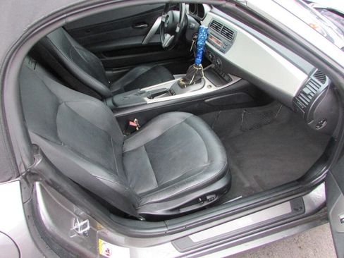 Used 2003 BMW Z4 2.5i image 23