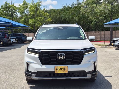 Used 2024 Honda Pilot Elite image 8