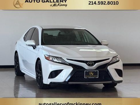 Used 2019 Toyota Camry XSE FWD image 1
