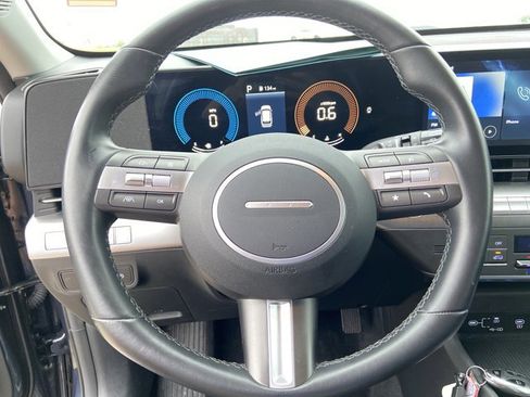 Used 2025 Hyundai Kona SEL FWD image 37