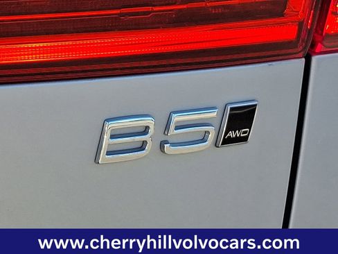 Certified 2025 Volvo XC60 B5 Plus image 33