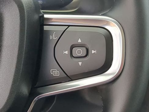 Used 2023 Volvo XC40 B5 Plus w/ Protection Package Premier AWD/4WD image 23