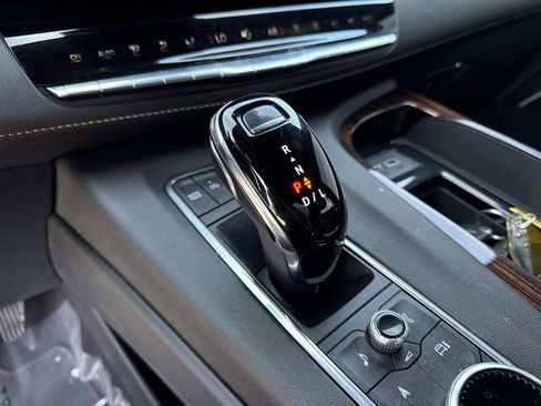 Used 2023 Cadillac Escalade Premium Luxury image 24