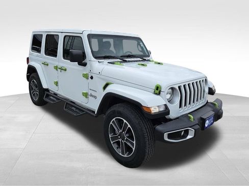 Used 2023 Jeep Wrangler Sahara image 4