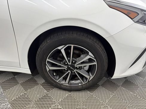 Used 2024 Kia Forte LXS FWD image 12