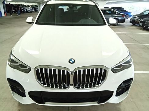 Used 2022 BMW X5 xDrive40i w/ M Sport Package AWD/4WD image 2