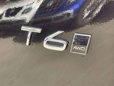 Used 2018 Volvo XC90 T6 Momentum w/ Convenience Package image 8