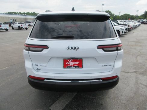 Used 2022 Jeep Grand Cherokee L Limited AWD/4WD image 7