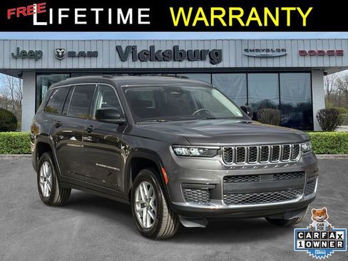 Used 2023 Jeep Grand Cherokee L Laredo image 1