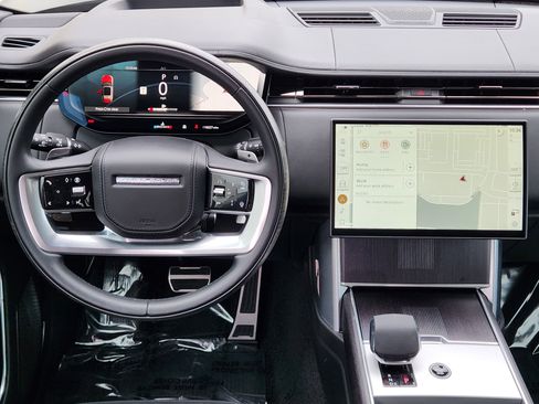 Certified 2025 Land Rover Range Rover Long Wheelbase Autobiography image 29