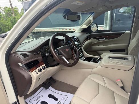 Used 2015 Cadillac Escalade Premium AWD/4WD image 10