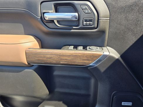 Used 2022 Chevrolet Silverado 2500 High Country image 21