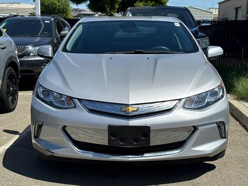 Used 2018 Chevrolet Volt LT FWD image 3