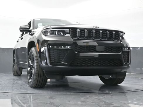 New 2026 Jeep Grand Cherokee Limited w/ Limited Altitude Package RWD image 59