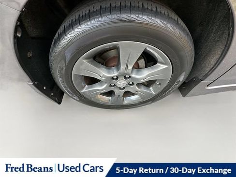 Used 2016 Toyota Sienna SE Premium w/ Four Season Floor Mat Package FWD image 43