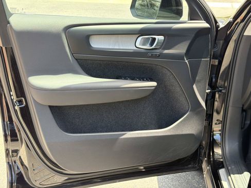 Certified 2026 Volvo XC40 B5 Plus AWD/4WD image 15