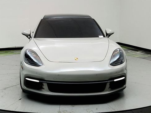 Used 2018 Porsche Panamera 4S image 2