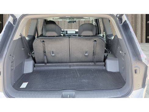 Used 2024 Kia EV9 Land AWD/4WD image 12