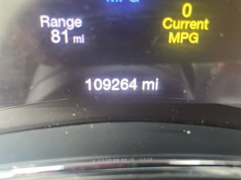 Used 2018 Jeep Grand Cherokee Altitude image 2