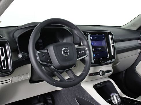 Used 2023 Volvo XC40 B5 Ultimate w/ Protection Package Premier AWD/4WD image 14