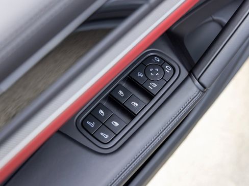 New 2026 Porsche Cayenne S image 24