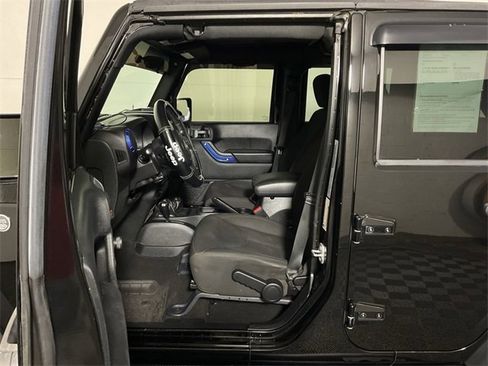 Used 2016 Jeep Wrangler Unlimited Sport image 16