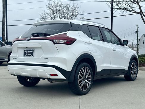 Used 2024 Nissan Kicks SV image 8