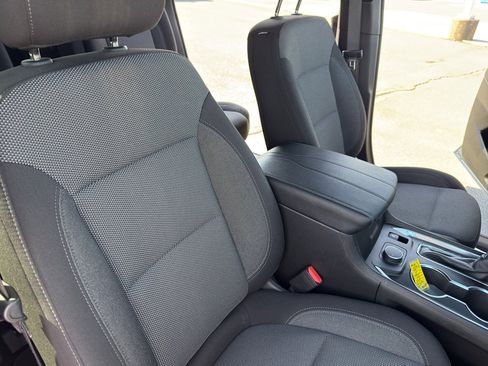 Used 2023 Chevrolet Traverse LT image 32