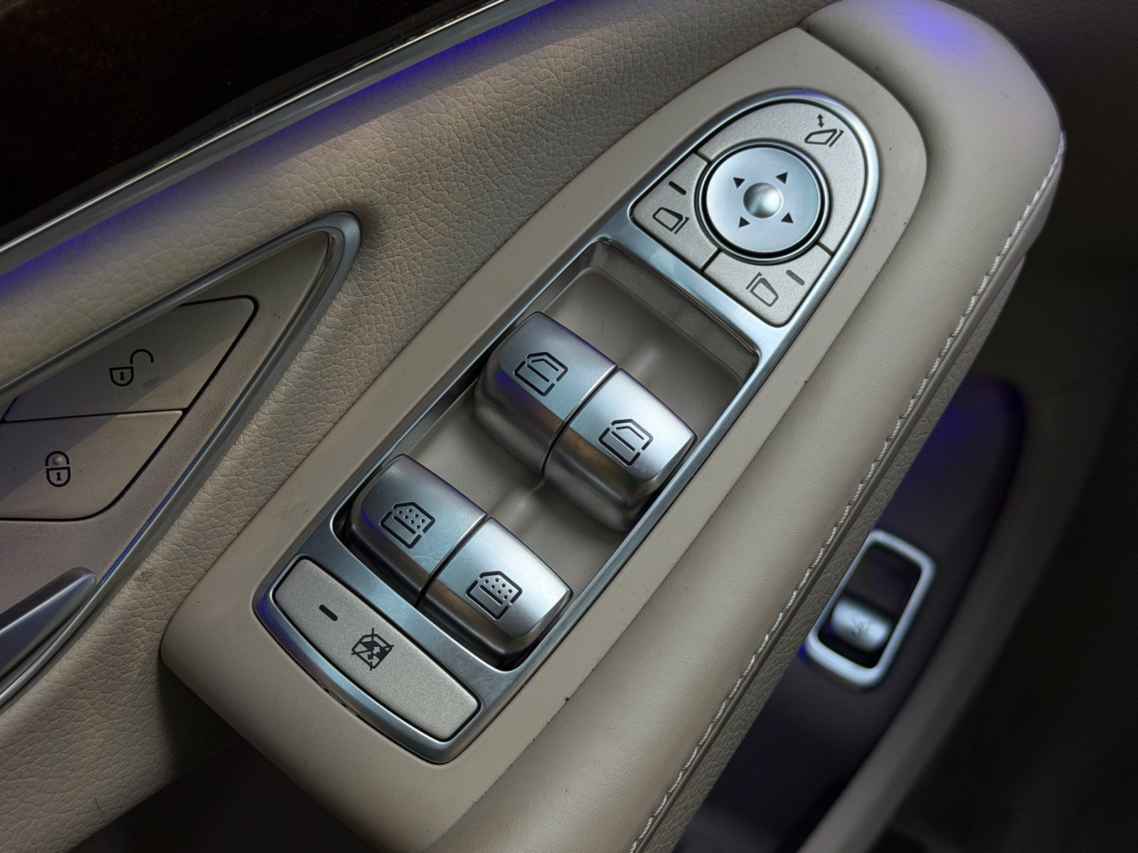 Used 2019 Mercedes-Benz S 560 Sedan image 23