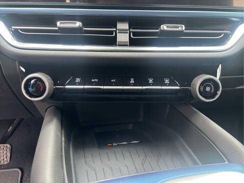 New 2026 Chevrolet Equinox EV LT image 27