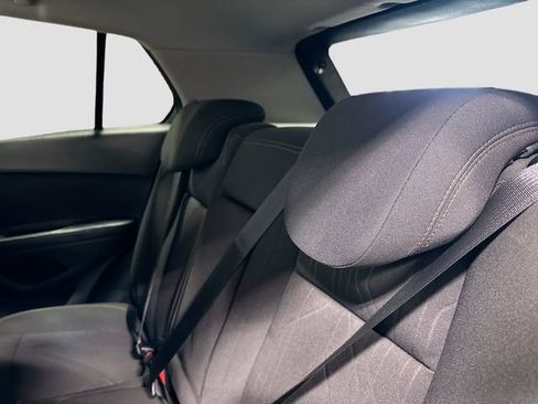 Used 2019 Chevrolet Trax LT AWD/4WD image 24
