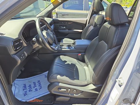 Used 2024 Honda Pilot TrailSport image 14