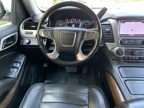 Used 2020 GMC Yukon XL Denali image 23