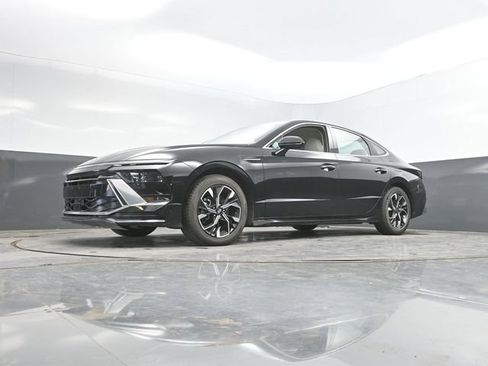Used 2025 Hyundai Sonata SEL FWD image 51